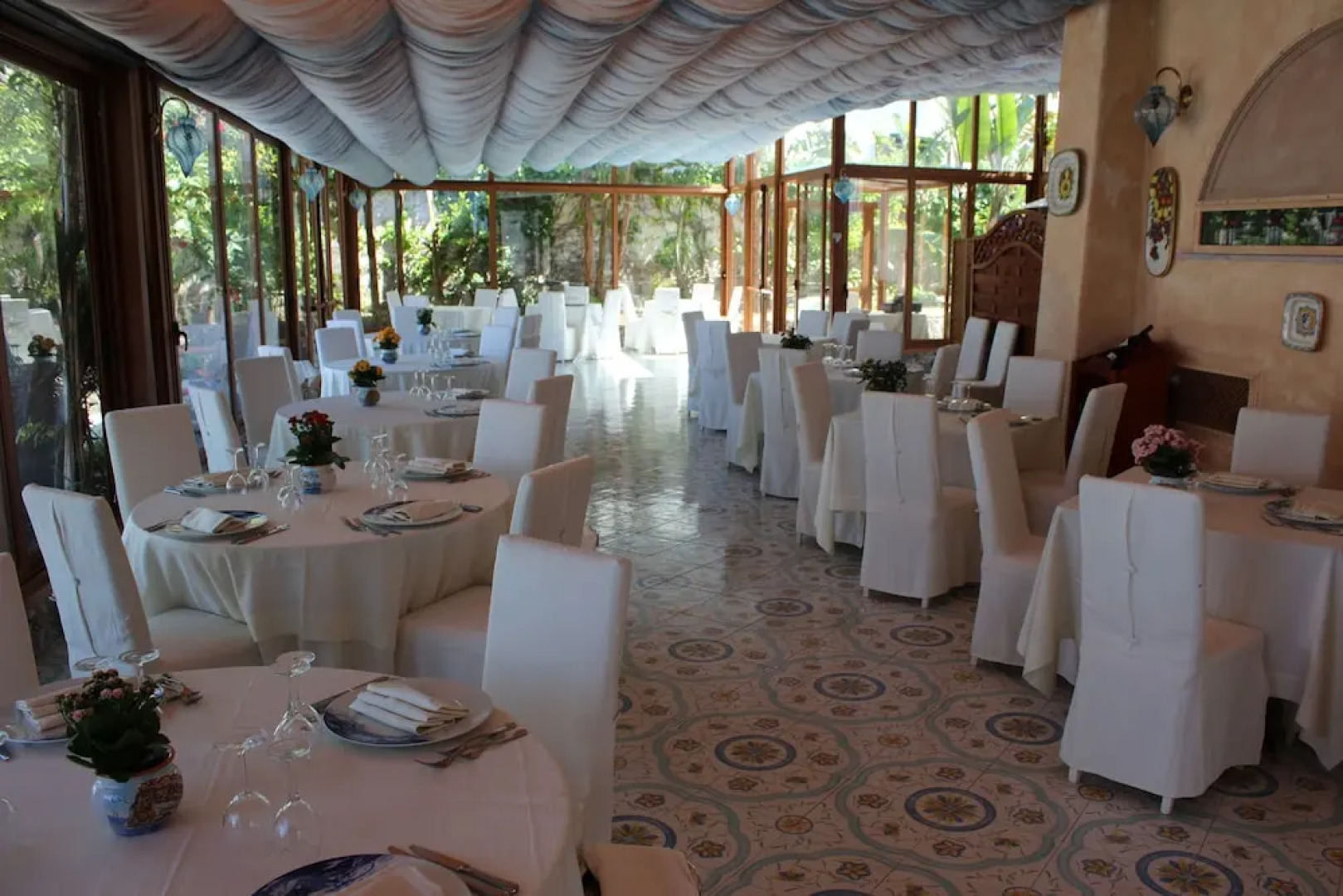 L'Incanto Restaurant & Suites
