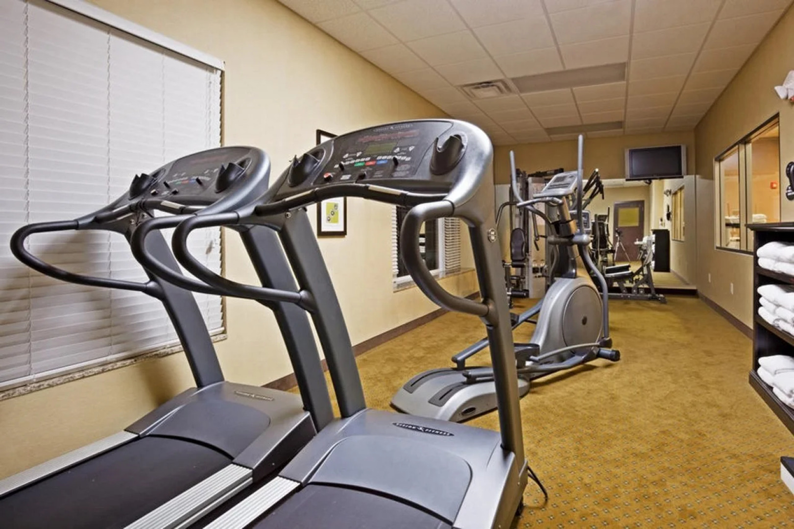 Holiday Inn Express & Suites Eau Claire North by IHG