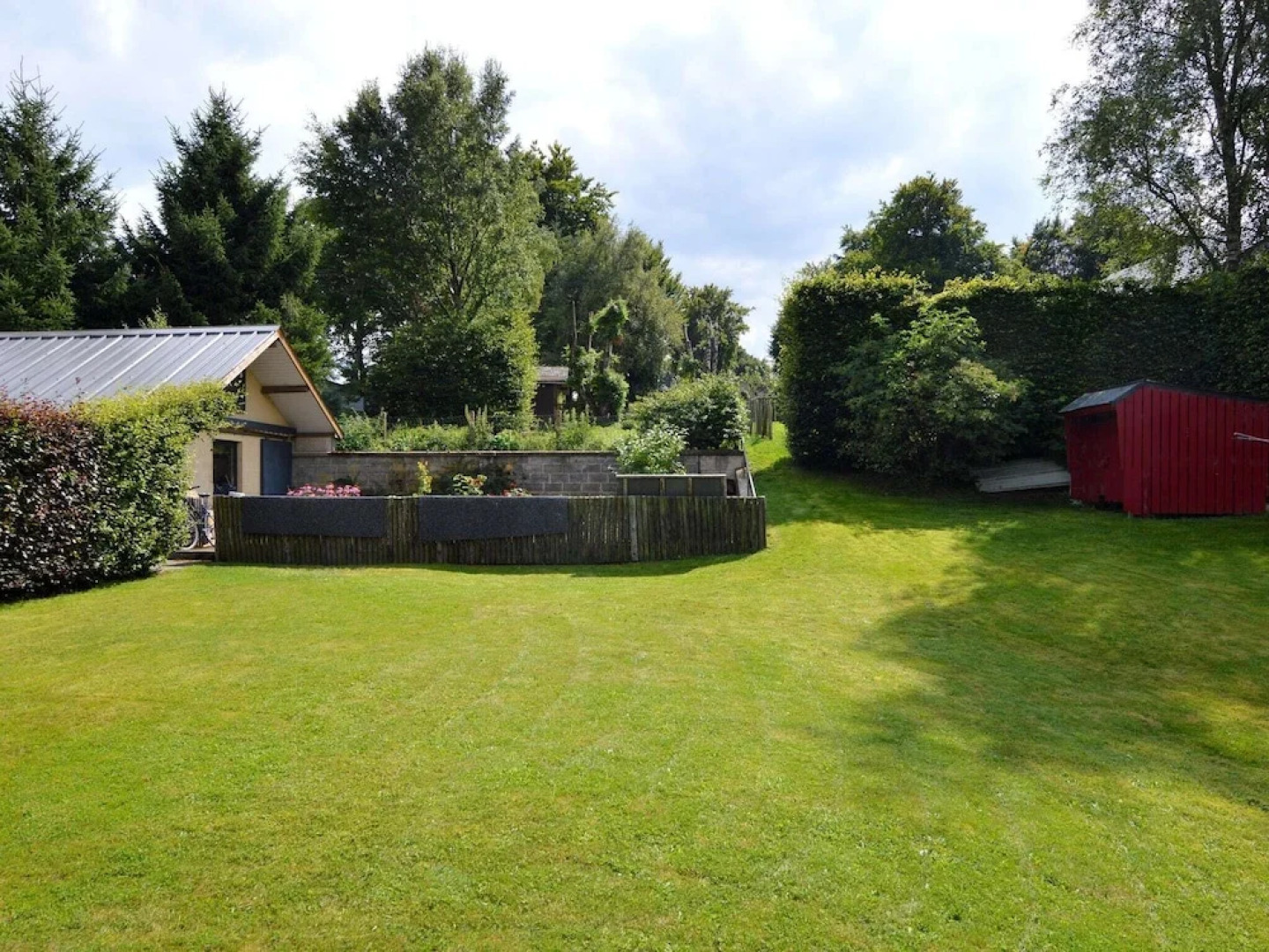 Spacious Apartment in Weywertz with Private Garden