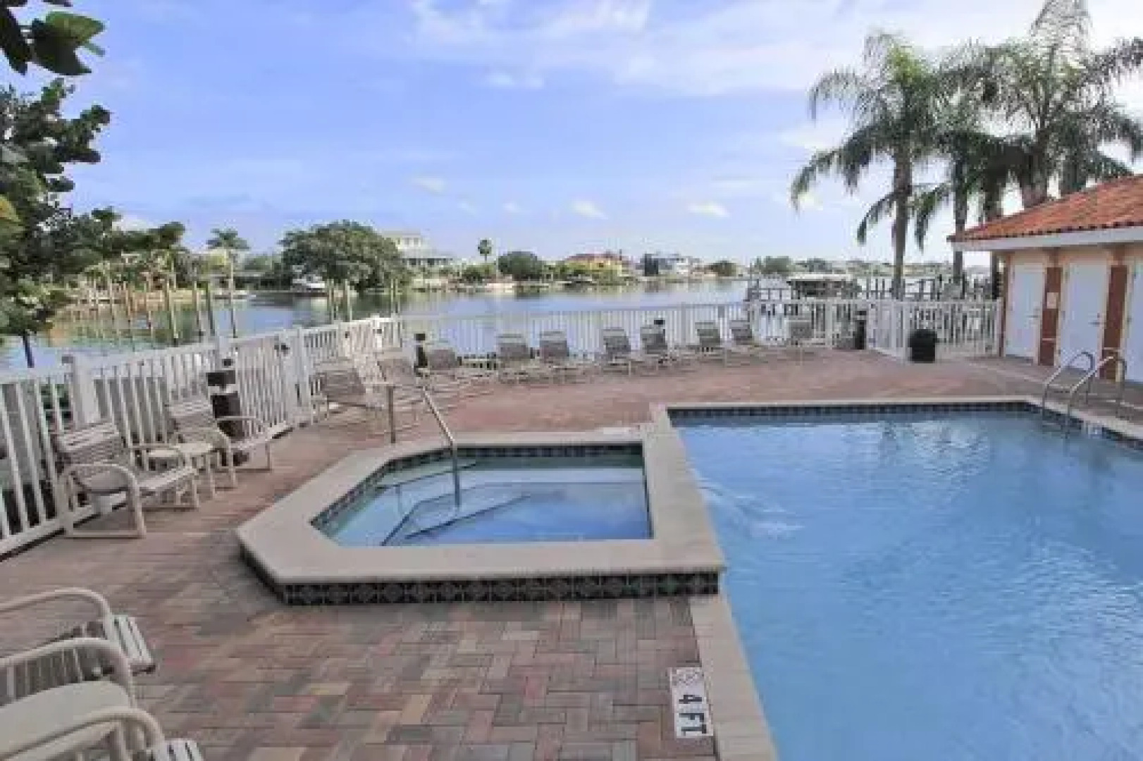 807 Harborview Grande