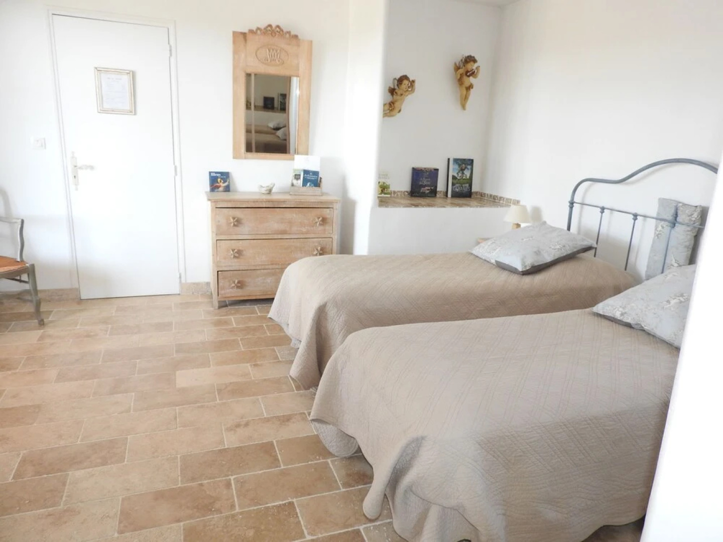 Le Mas de l Escaillon