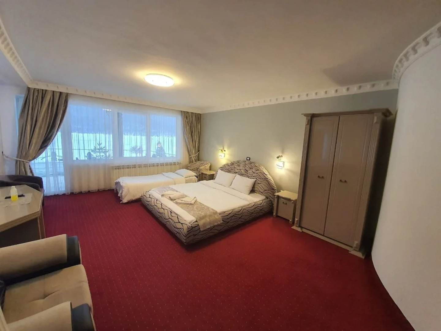 Rey Hotel & Restorant