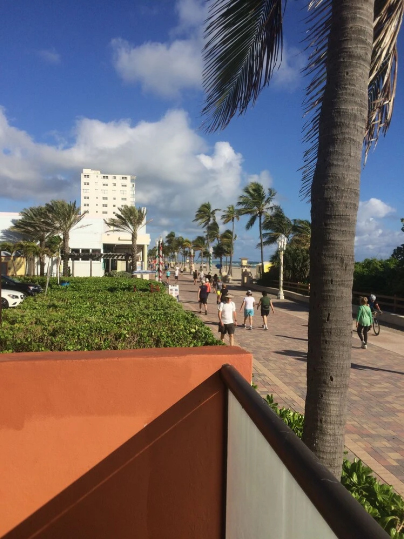 Hollywood Beach Resort - Studio With 2 Double Beds