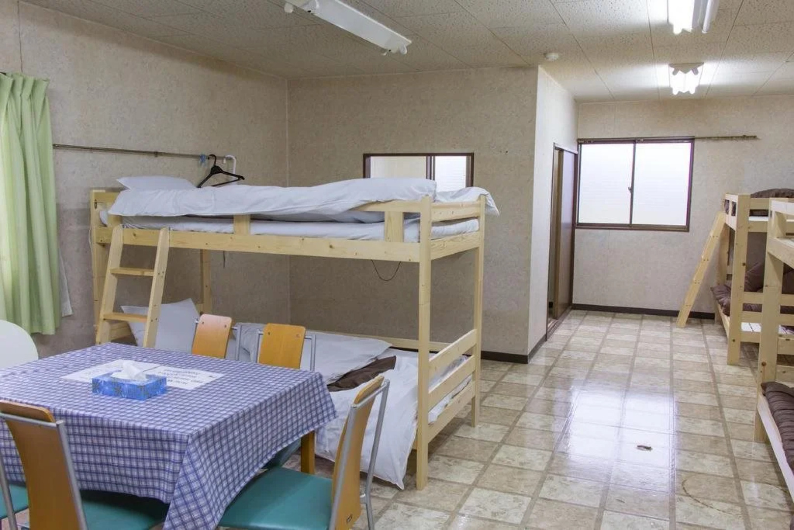 Okayama Guesthouse MOKO - Hostel