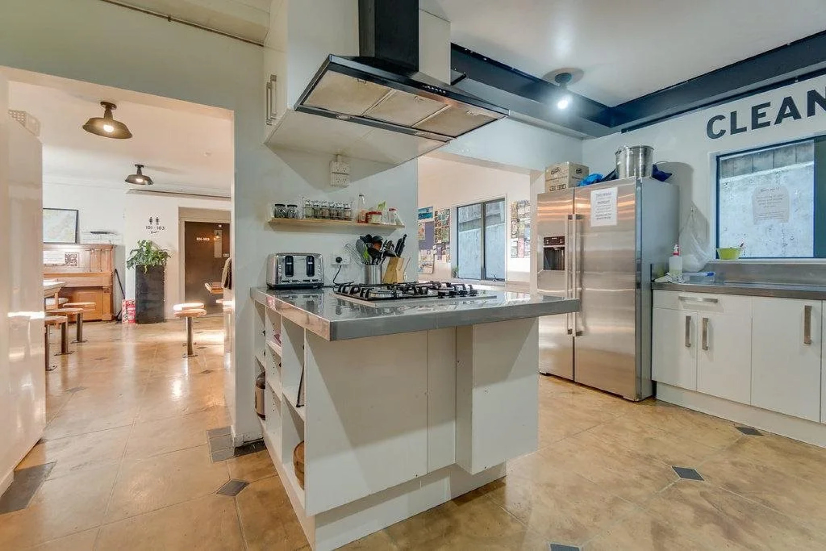 The Innbetween Lodge and Backpackers