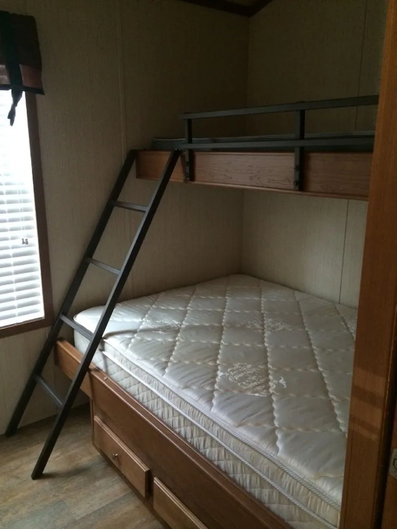 Sun Retreats Gwynn's Island