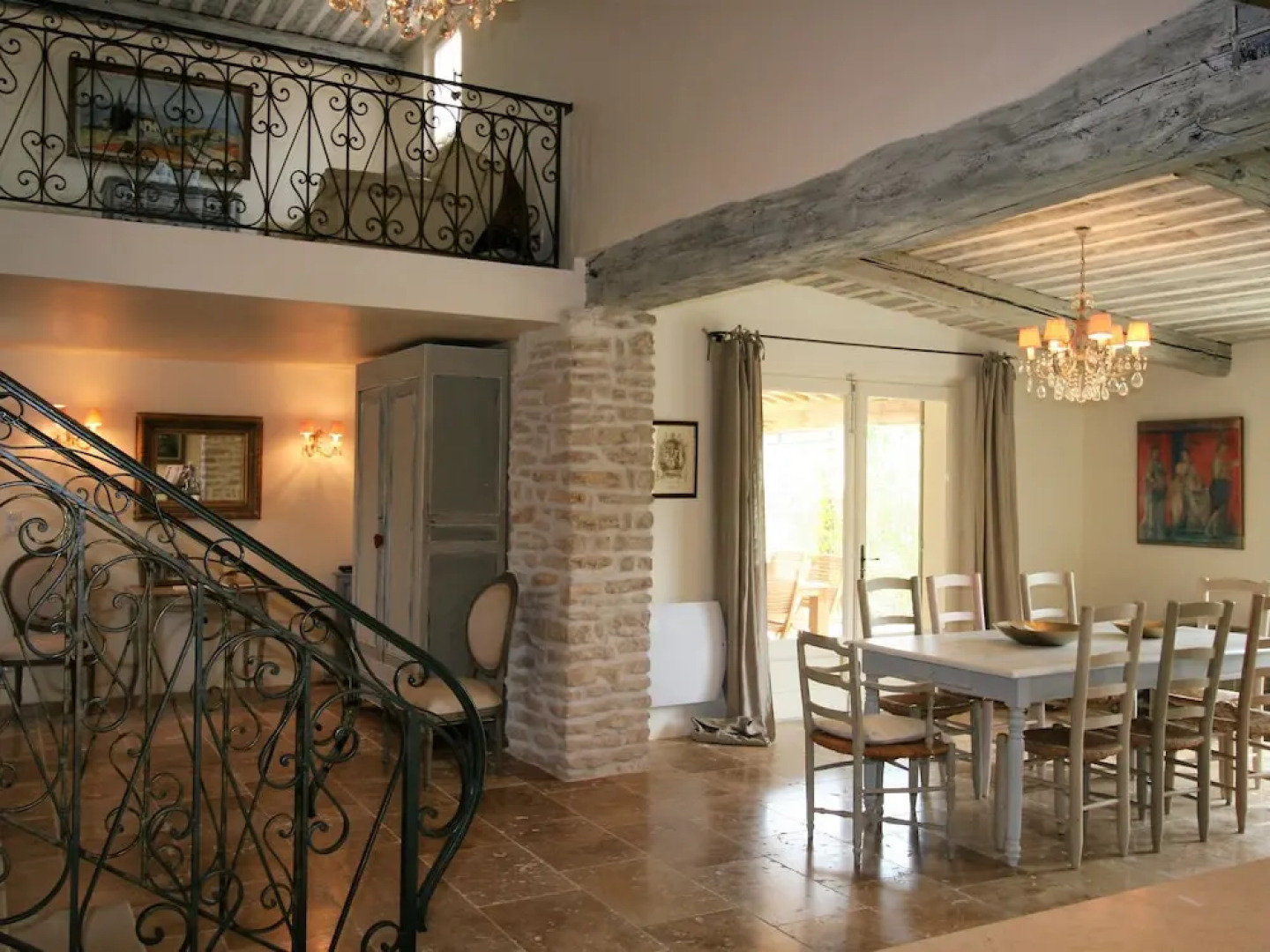 Grandeur Villa in Eygalières With Pool & 2 Terraces
