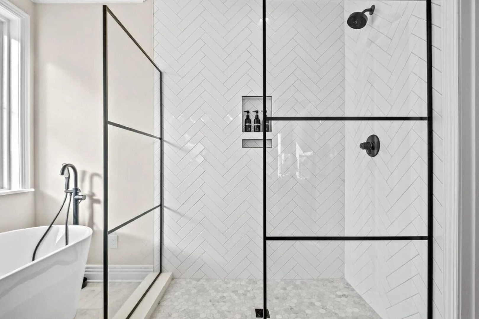 Apollo House - Amazing Location in Rogers, AR - Sleeps 11!