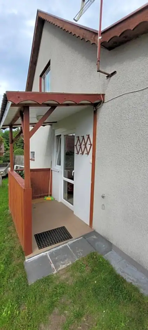 Dom Bursztynek - domek (sad)