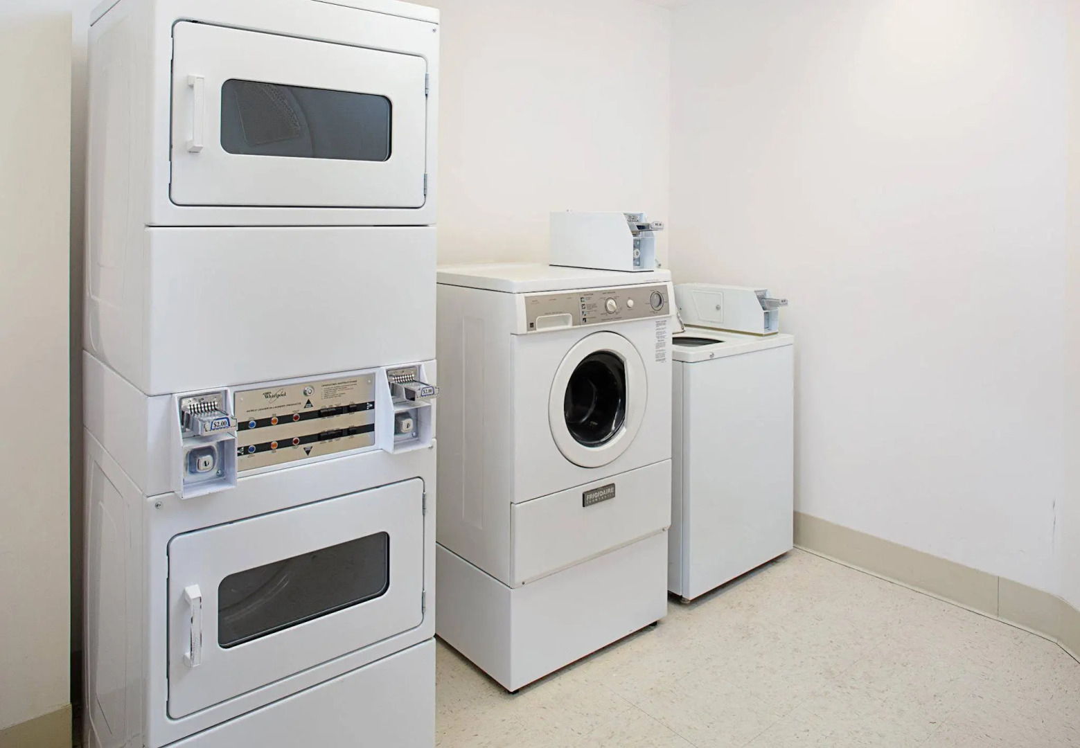 Courtyard by Marriott Manchester - Boston Regional Airport