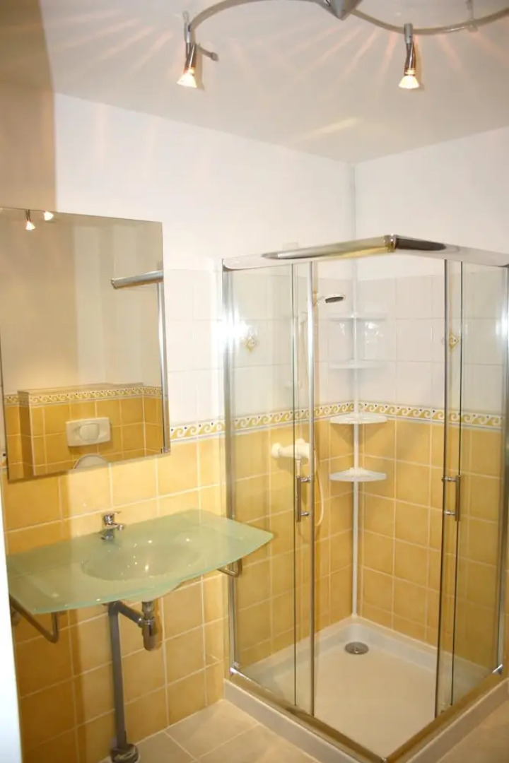 House With 2 Bedrooms in Eyliac, With Enclosed Garden and Wifi