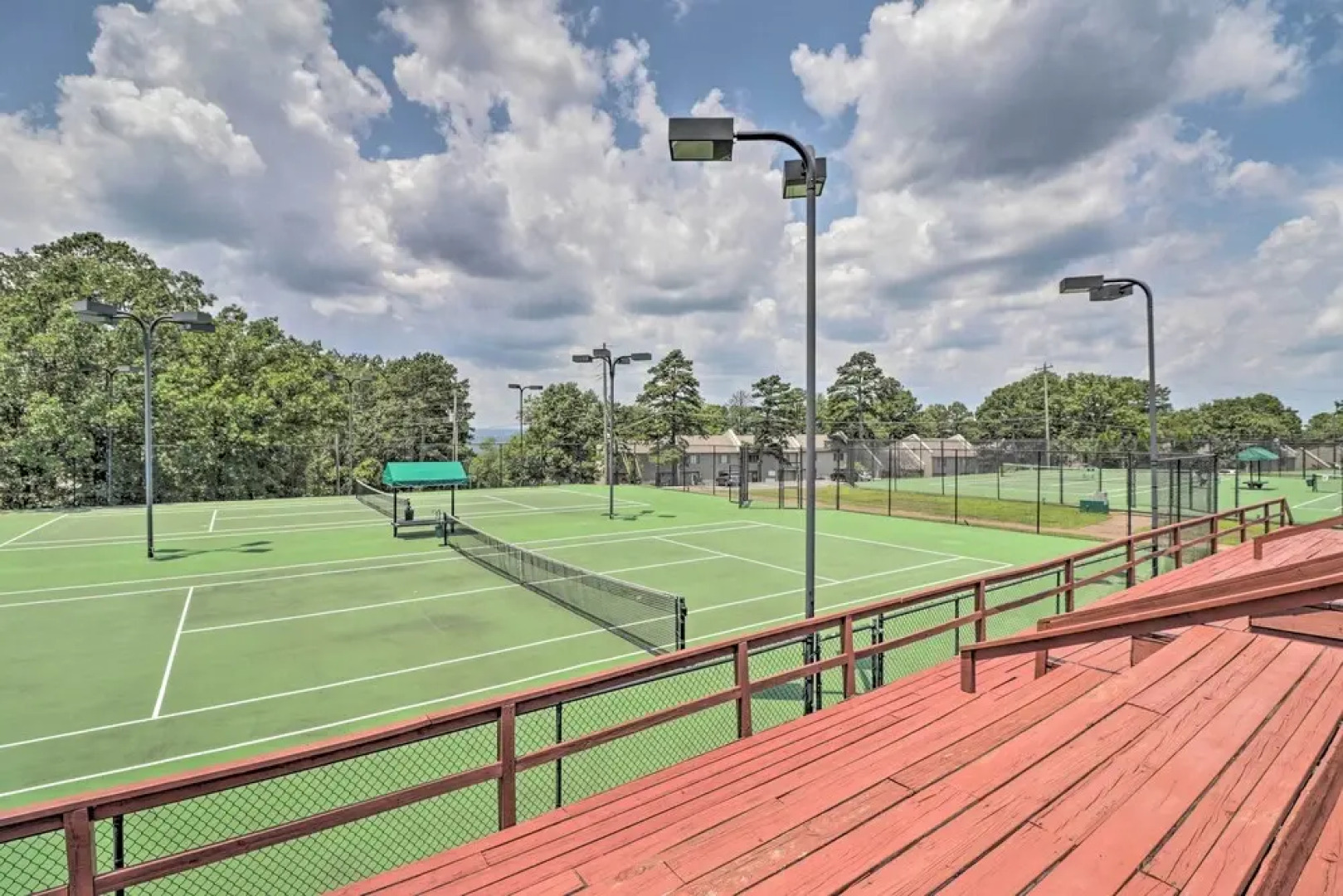 4 Mi to Greers Ferry Lake: Condo w/ Deck & Balcony