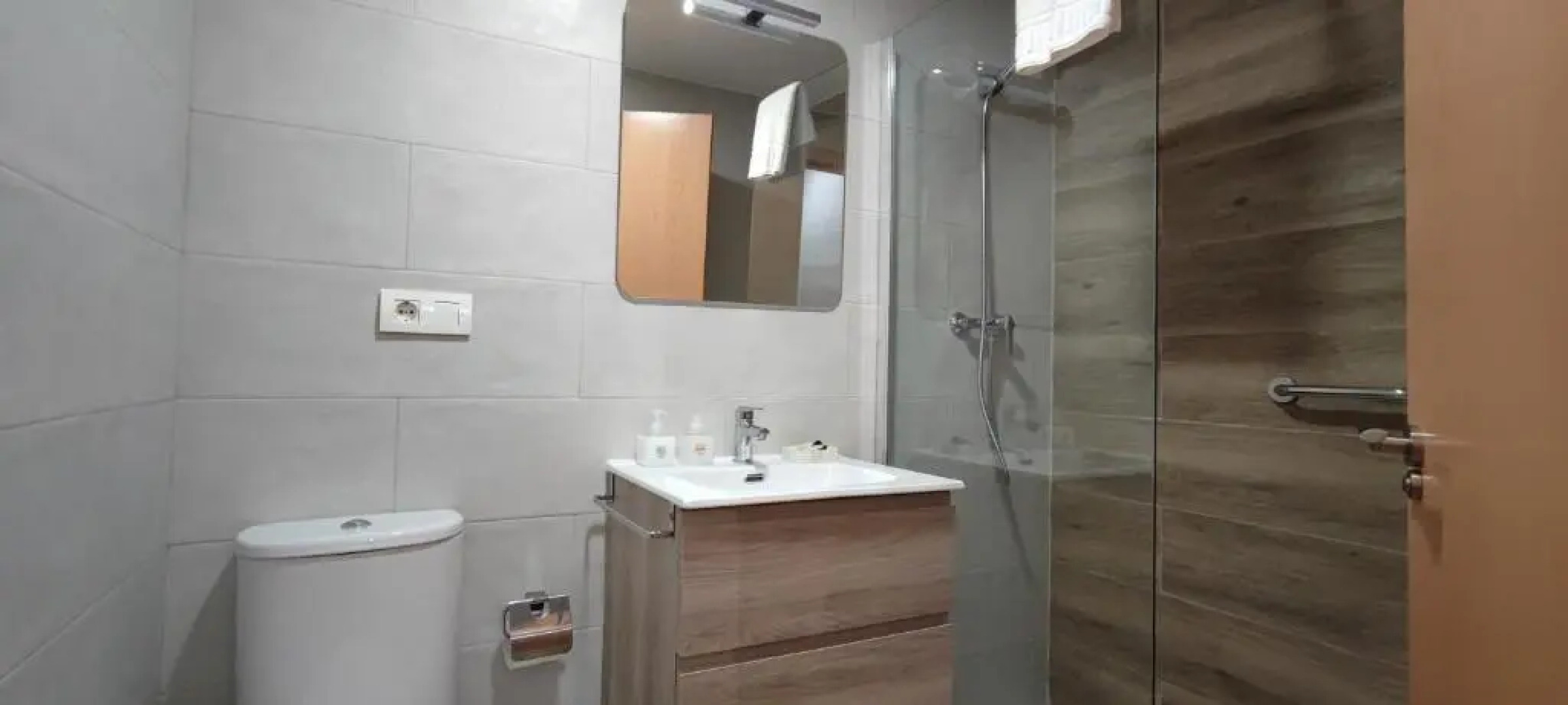 Esguil, apartamento con piscina, a 3 km de la playa