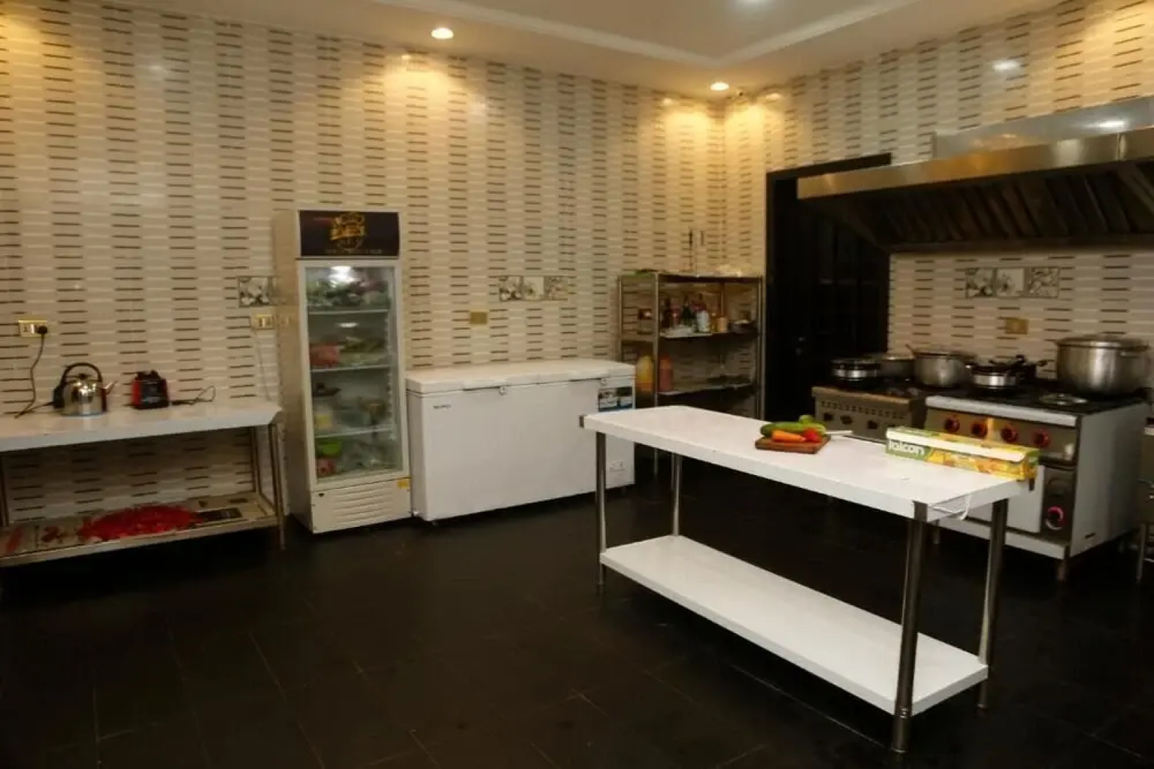 247 Luxury Hotel & Apartment Ajah