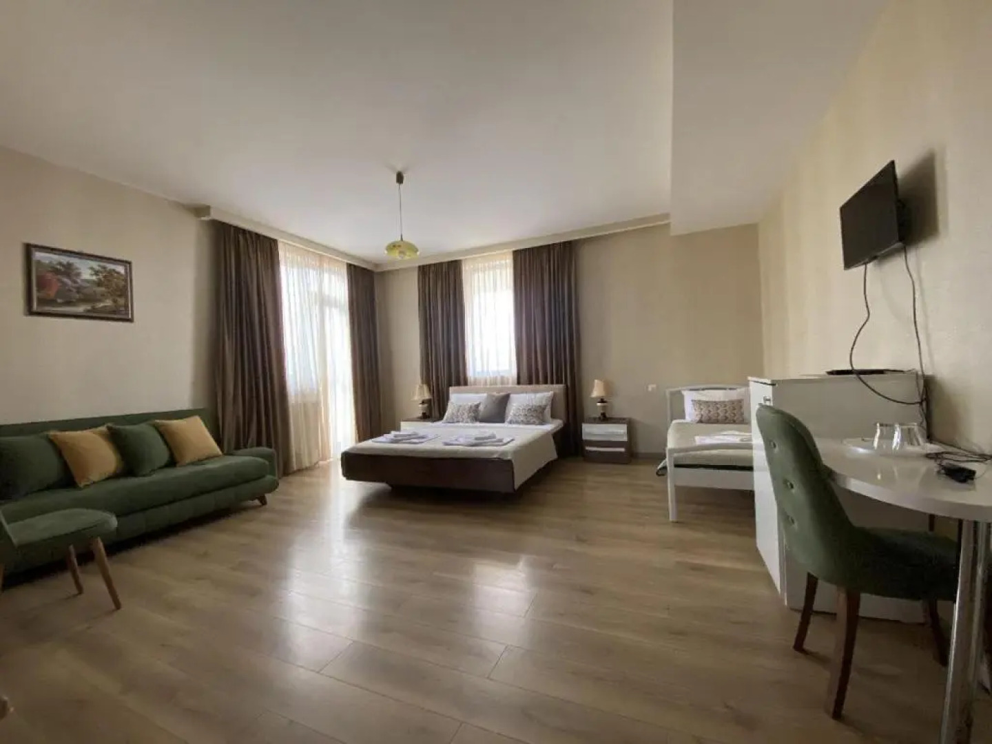 Hotel Legiandro Surami