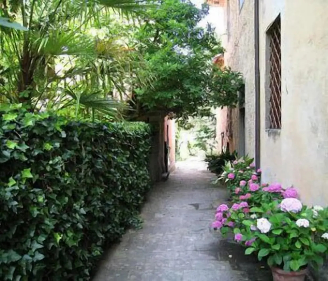 Fattoria di Bacchereto - Guest House