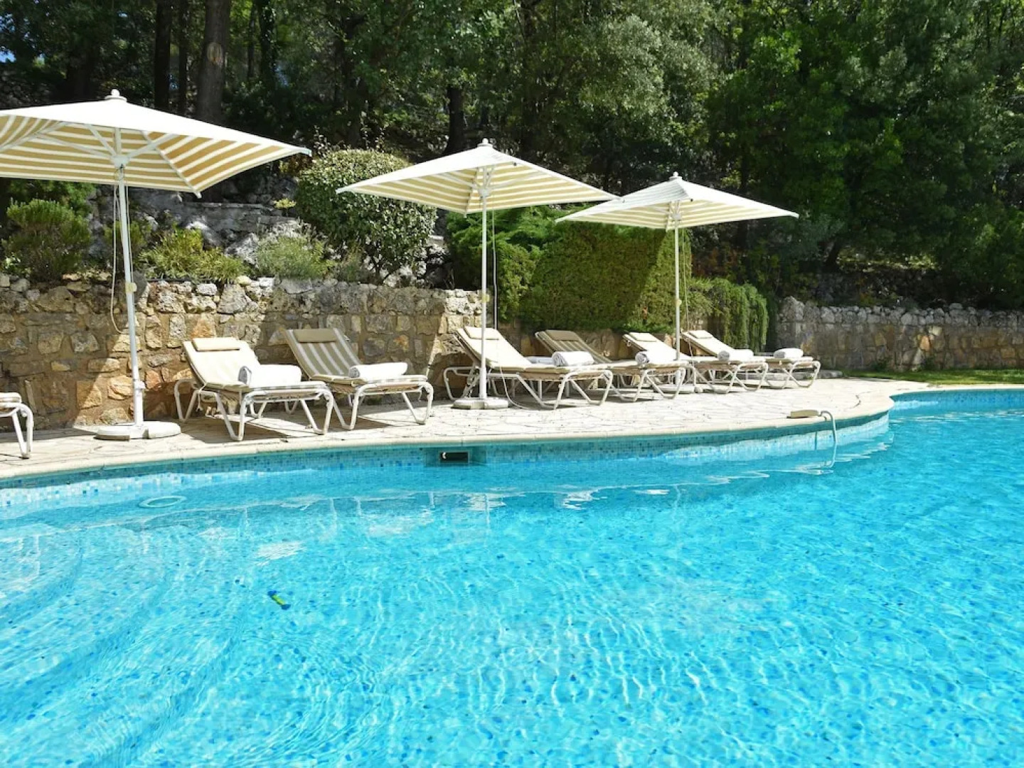 Charming Villa in Callas With Private Swimming Pool
