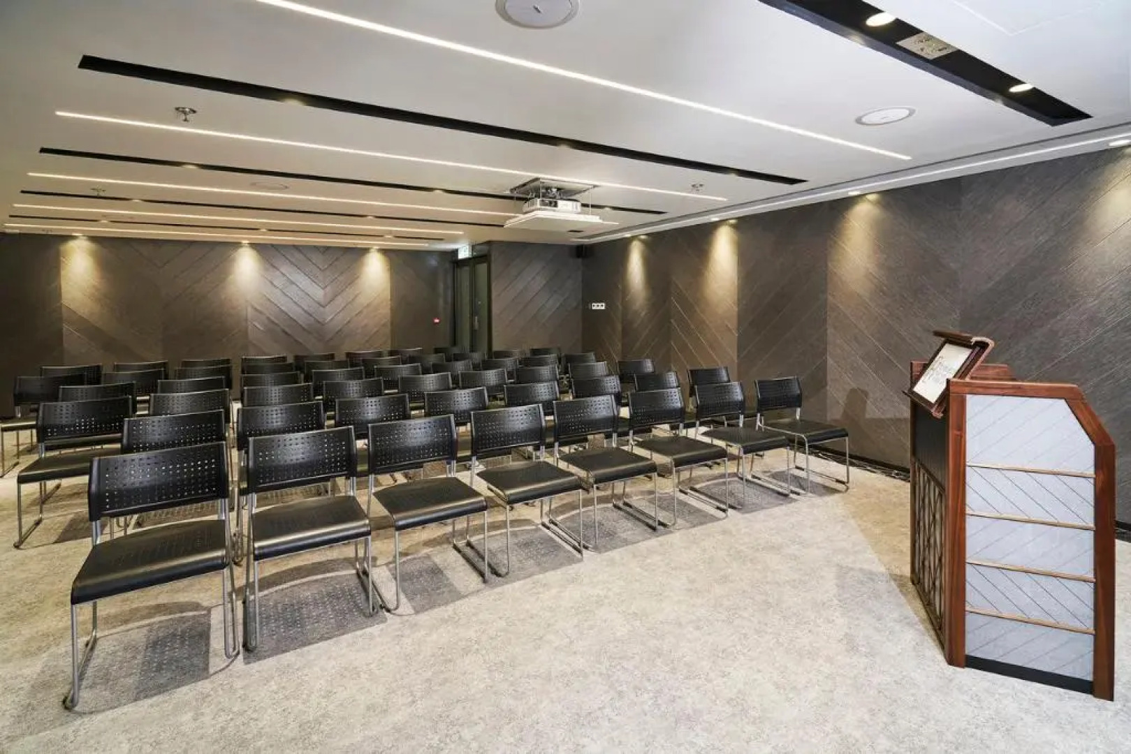 Hotel Ease Tsuen Wan