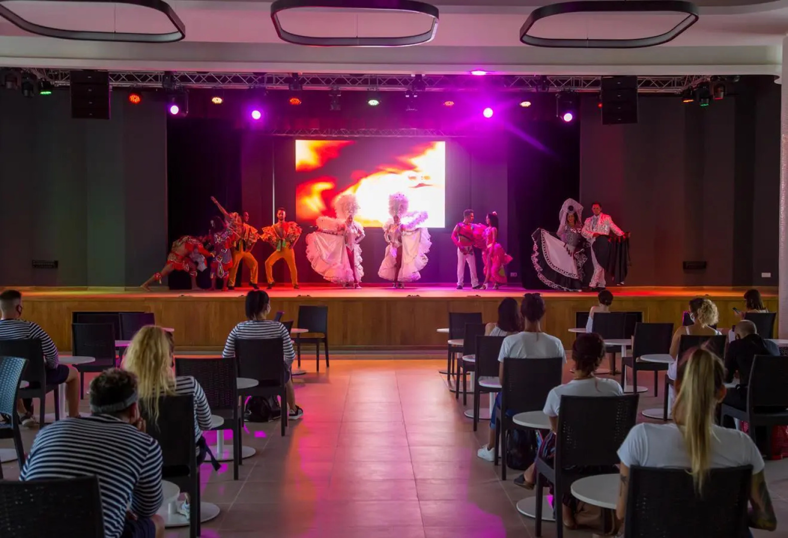 Gran Muthu Almirante Beach