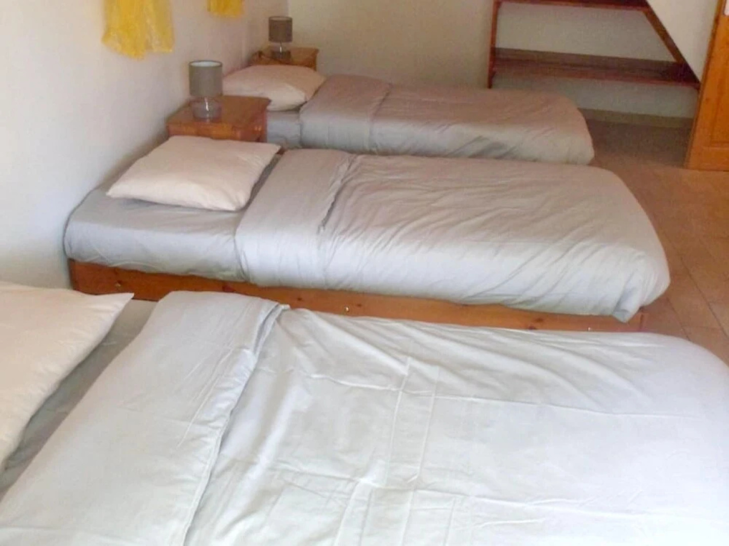 House With 5 Bedrooms in Courzieu, With Furnished Garden and Wifi