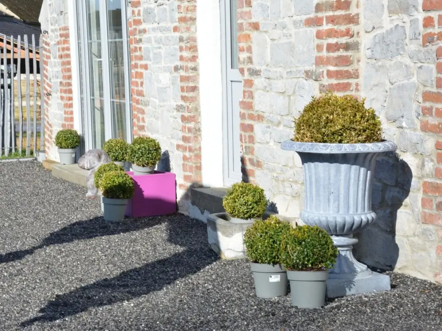 Wonderfully Furnished Cottage, Very Comfortable, Small Village Near Namur