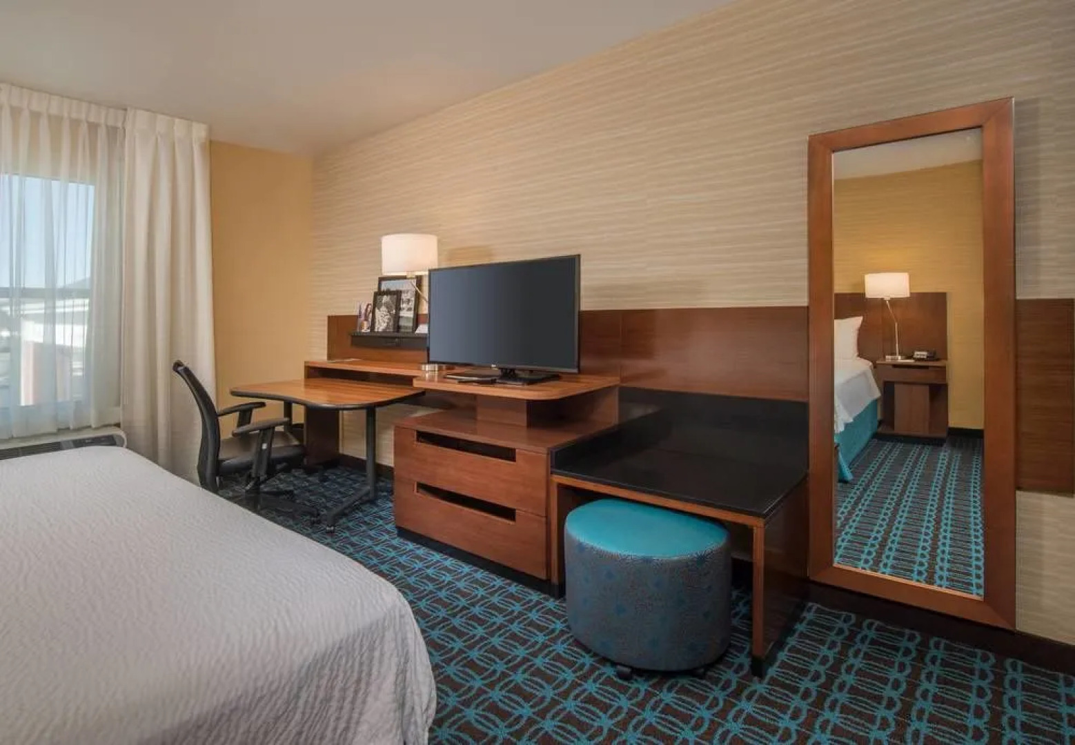 Fairfield Inn & Suites Easton
