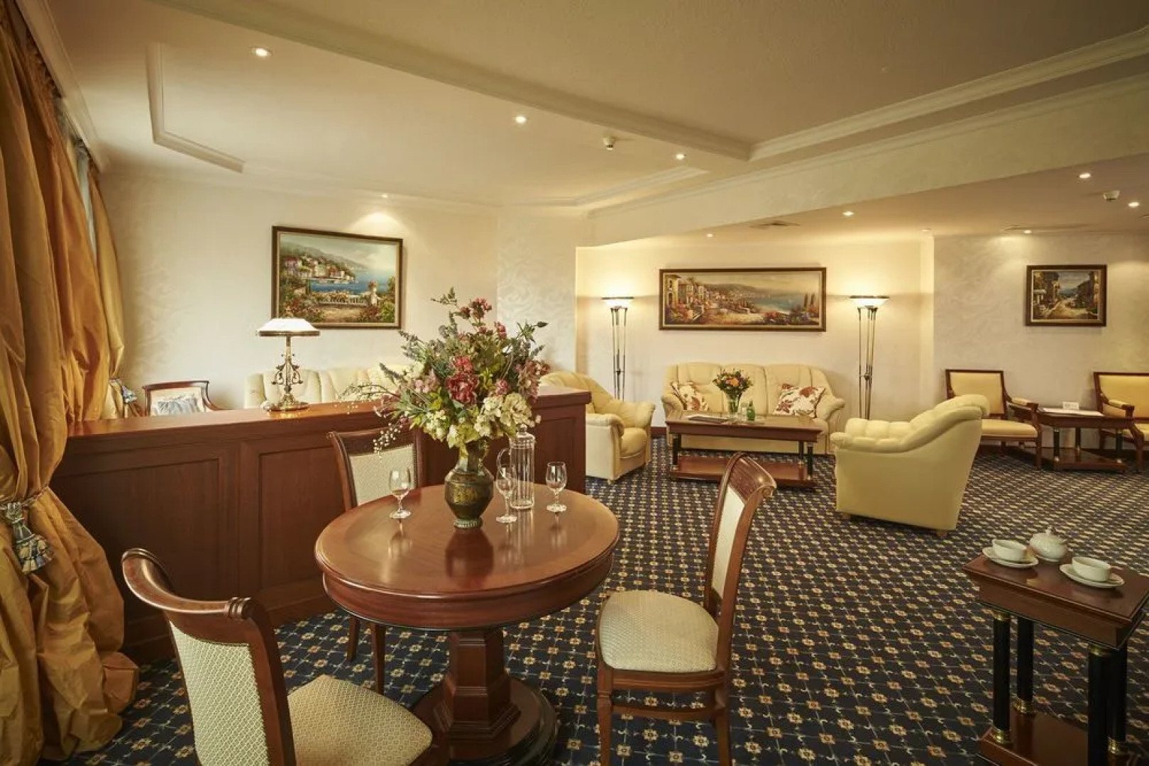 Отель Протон