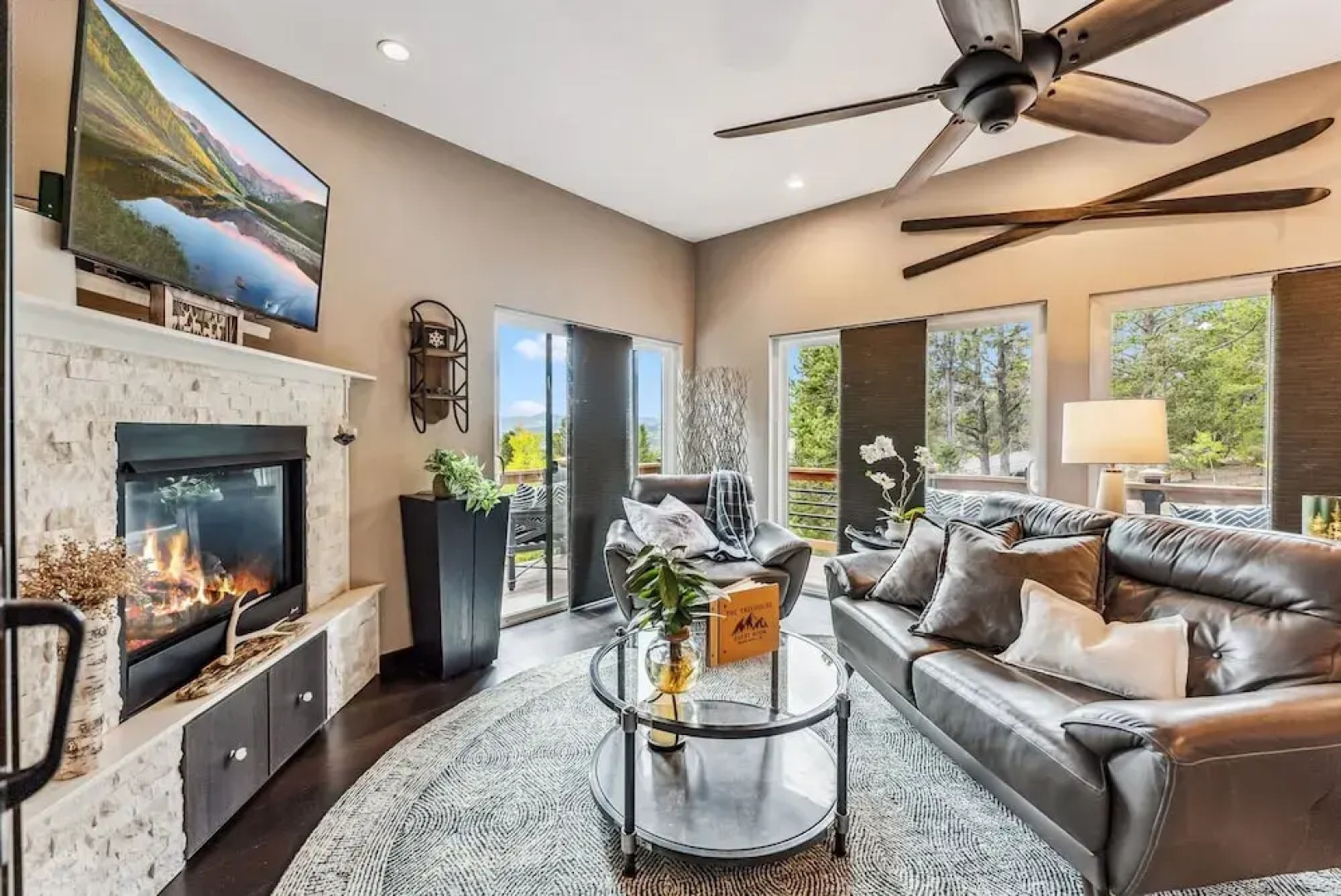 Treehouse 1br With Hot Tub 1 Bedroom Home by RedAwning