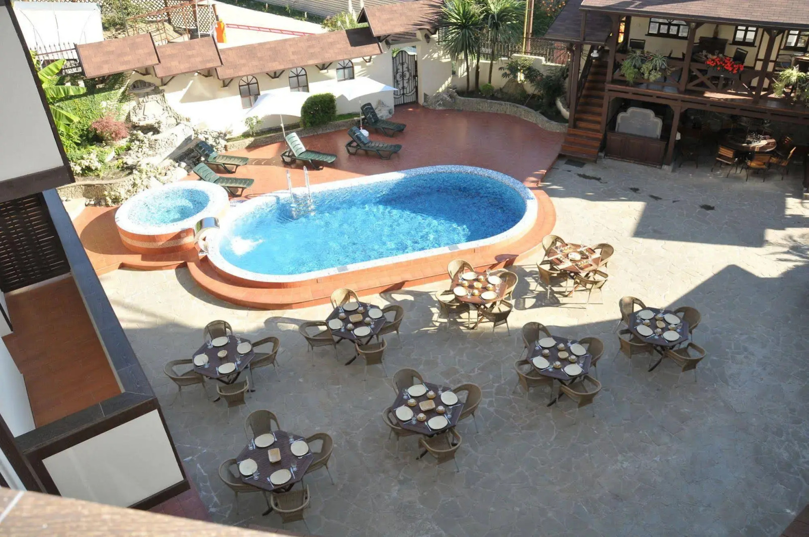 Отель Вэйлер