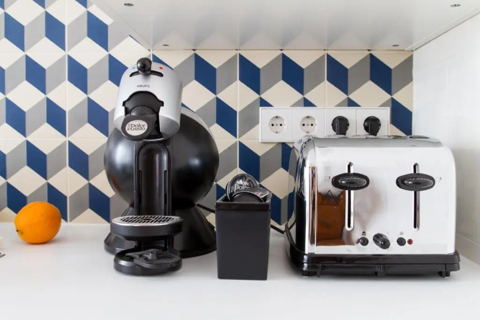 Tot un Mon-Beachfront House