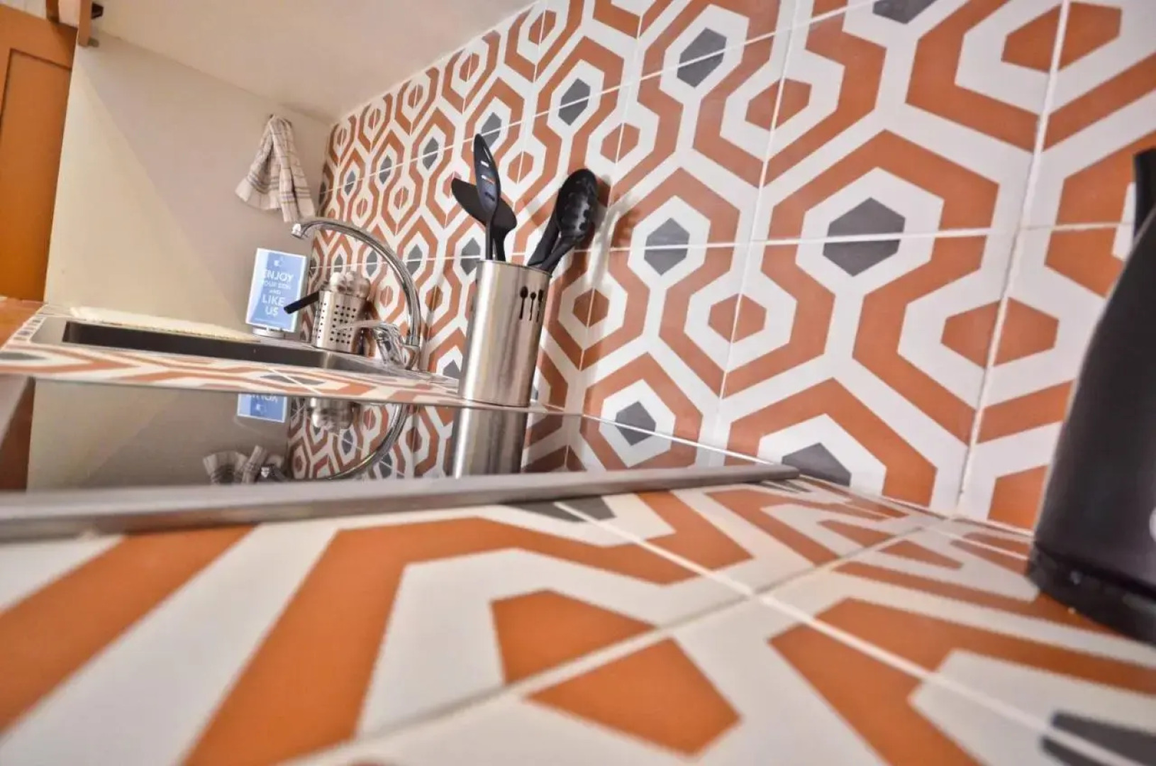 Eight Point Living 34B