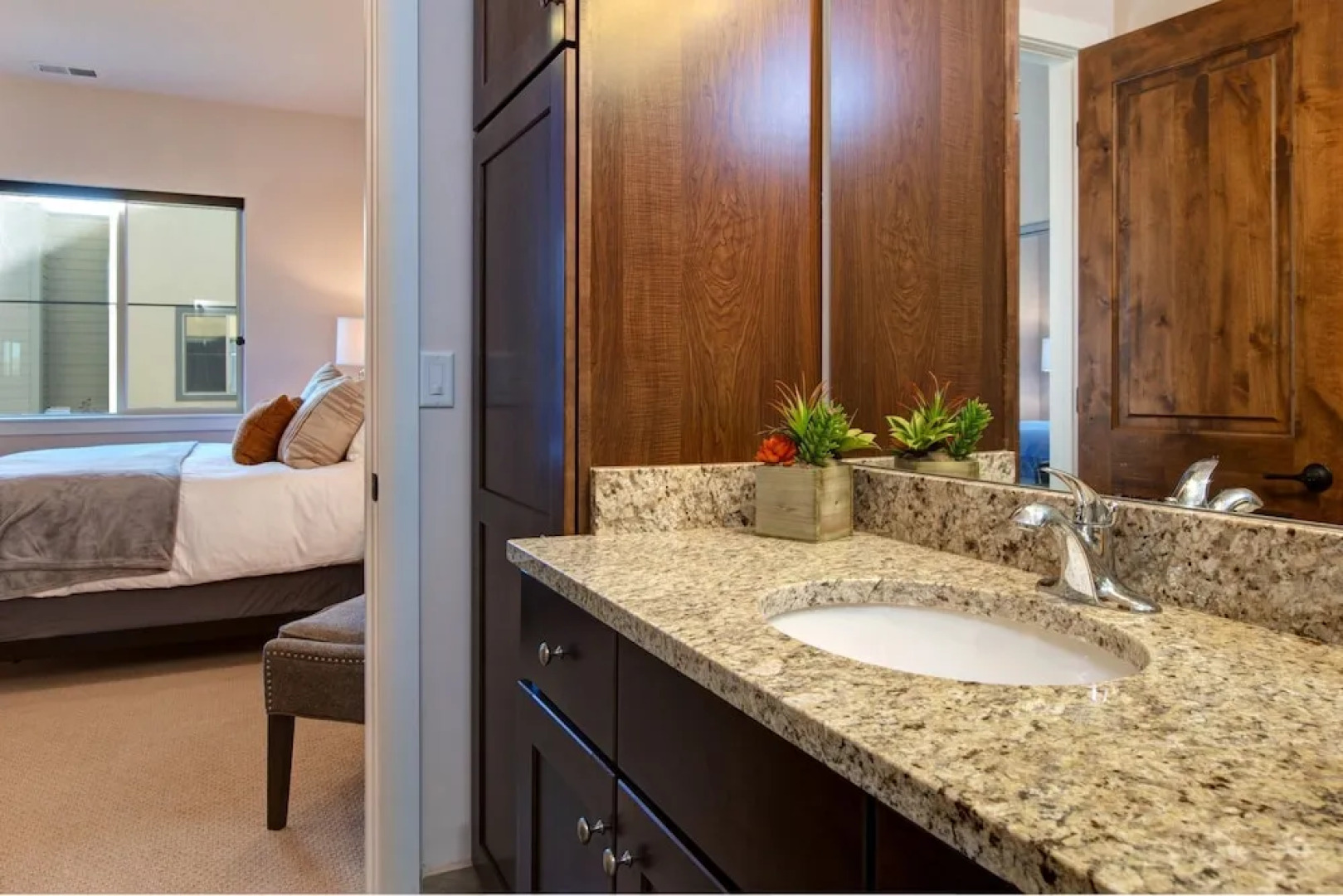 Mountain-View Newpark Terrace Condo by RedAwning