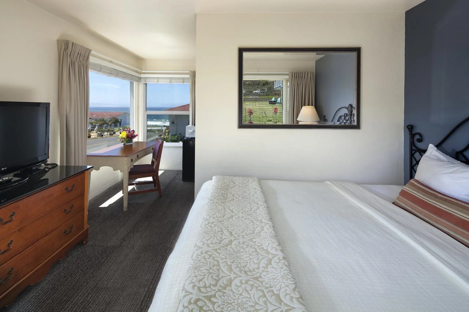 The Tides Oceanview Inn and Cottages