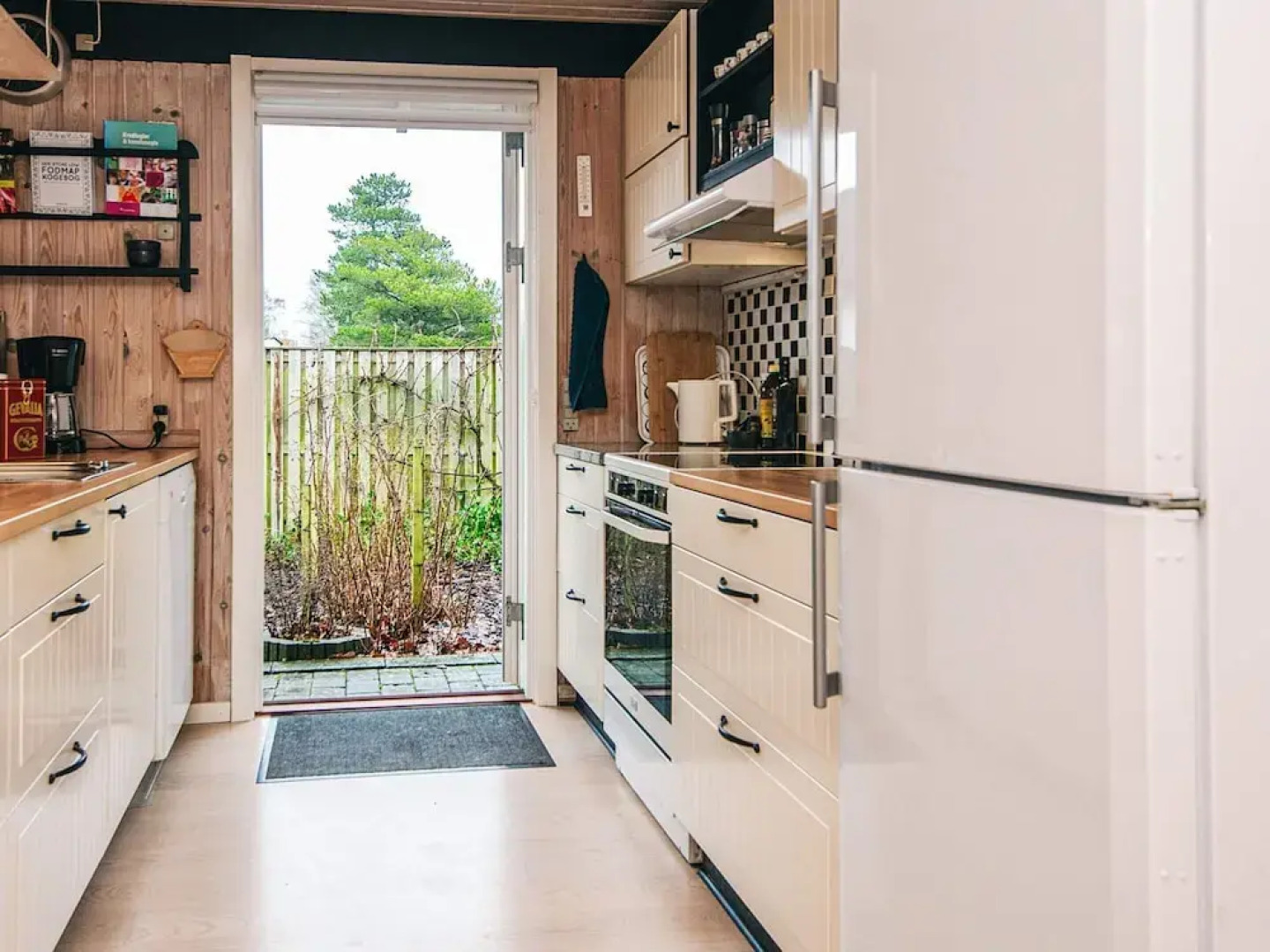 Cozy Cottage by the Sea-by Traum