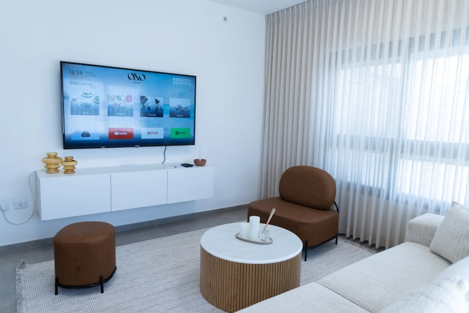 SeaFront Luxurious 3 BR Apartment