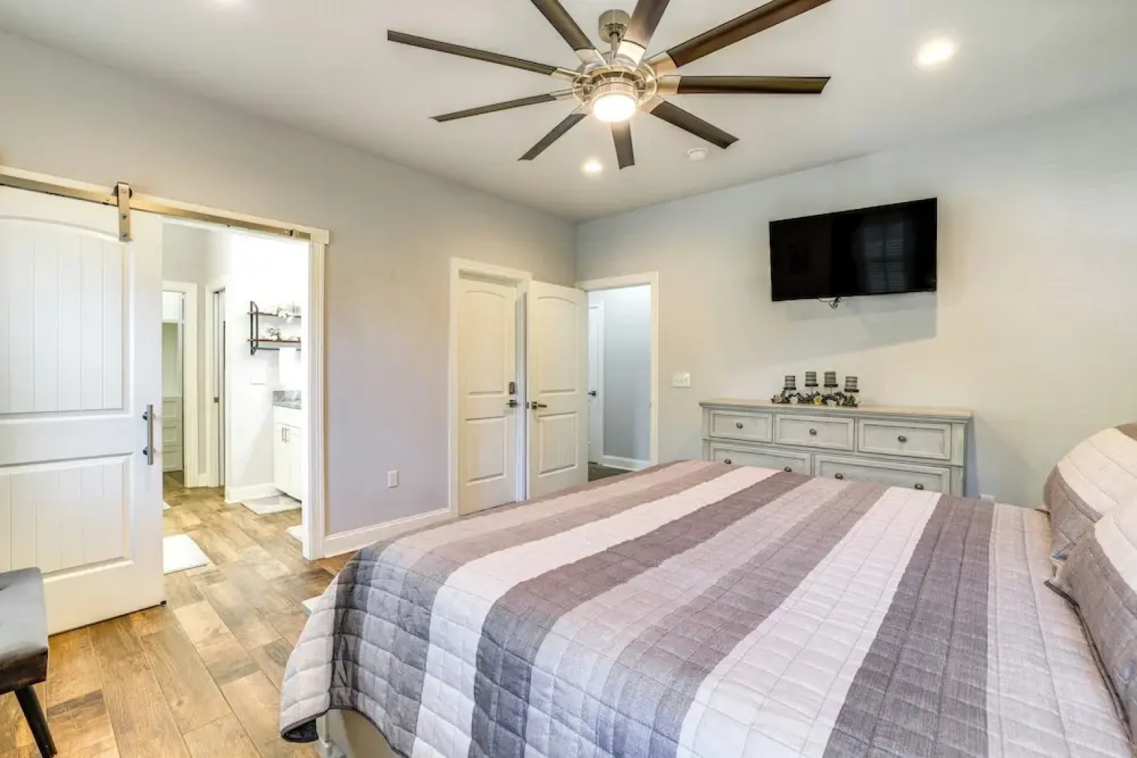 < 1 Mi to Golf & Marina: Inviting Home in Afton!