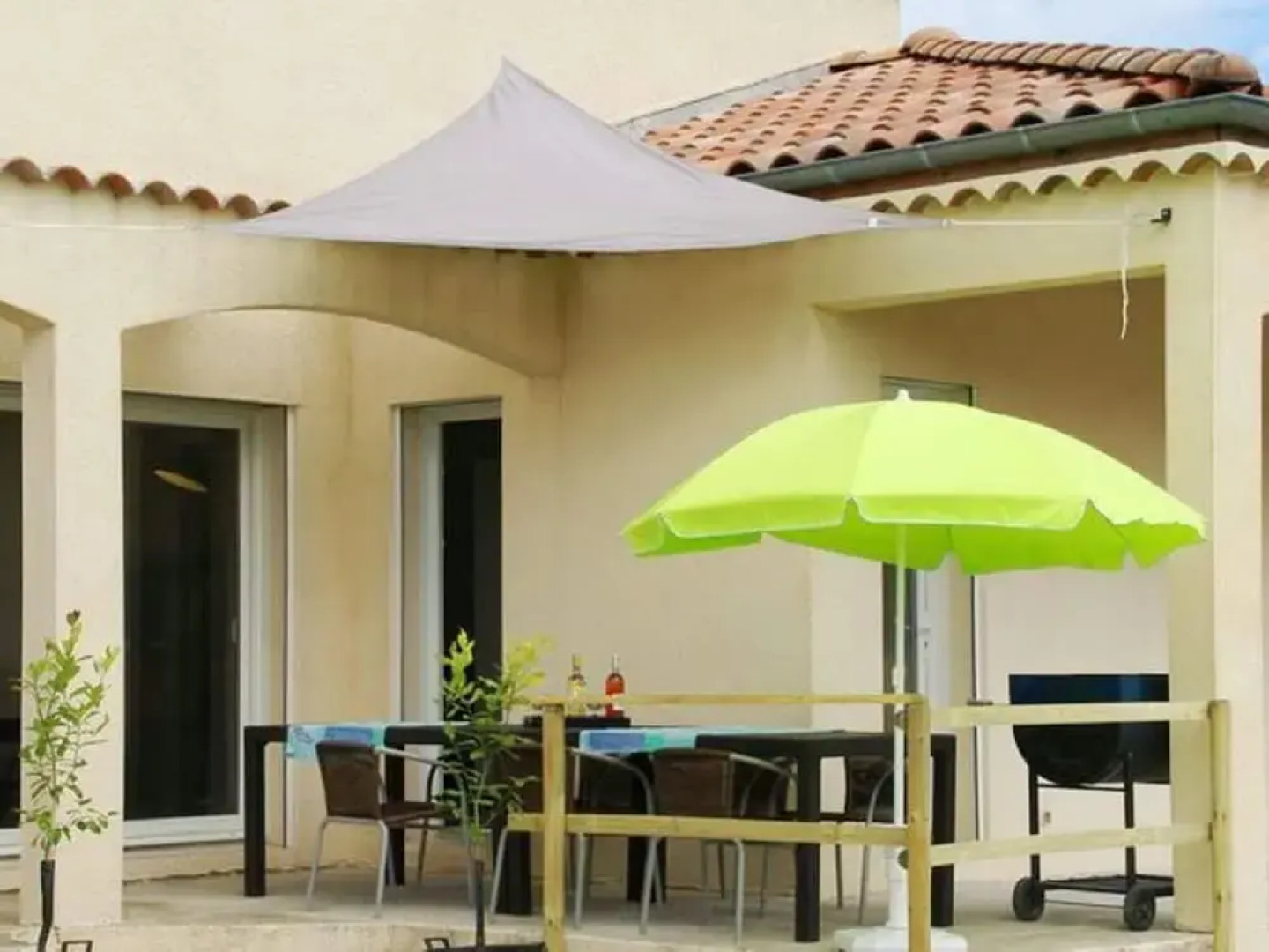 Chic Holiday Home in Pradons With Swimming Pool