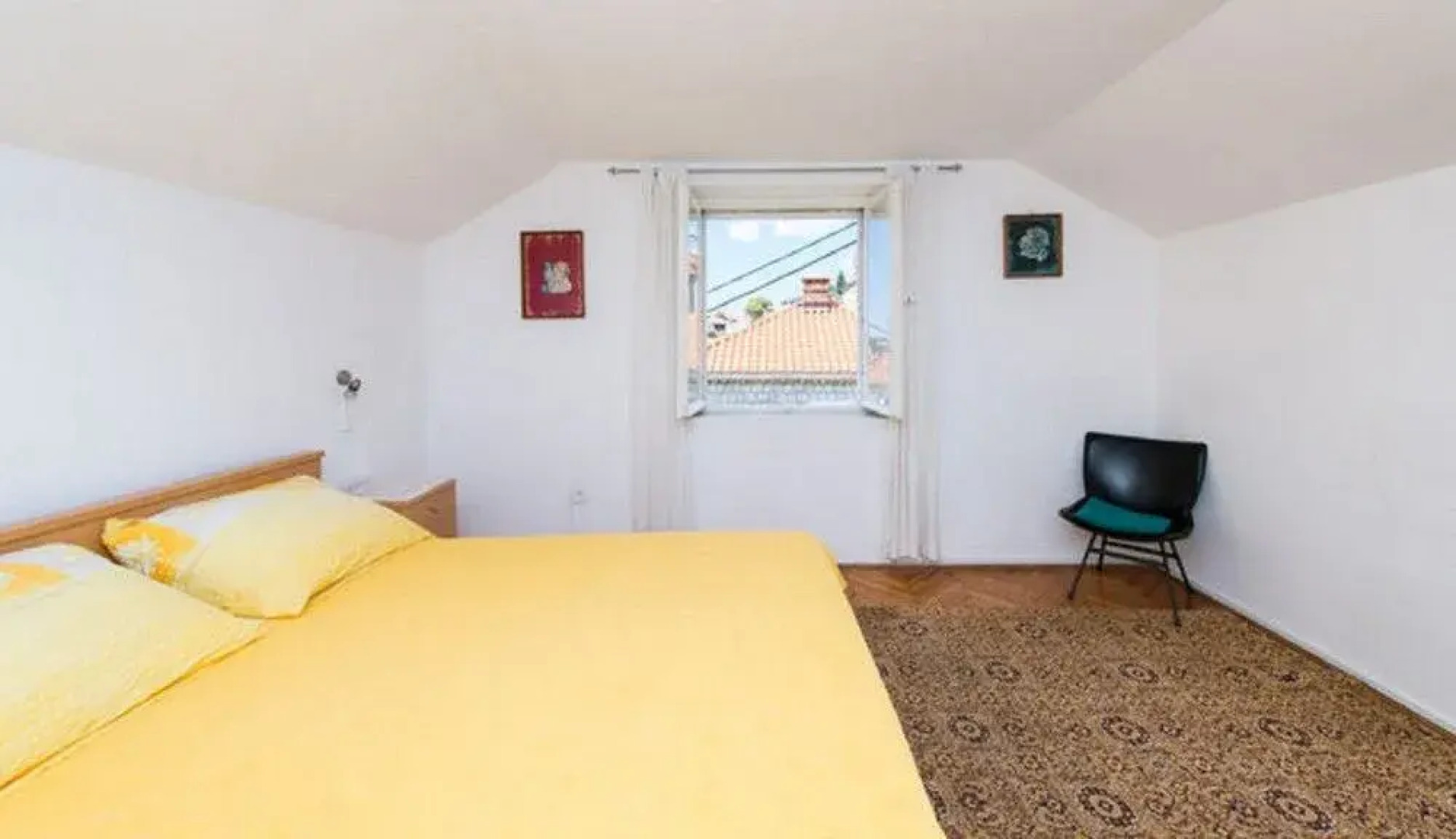 Kingslanding Old Town Hostel