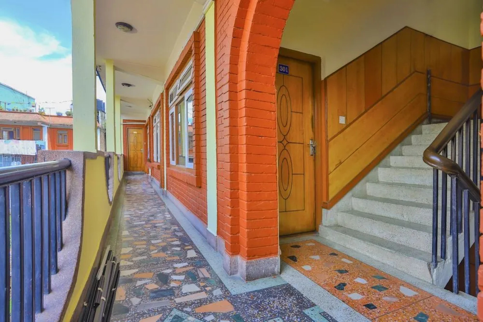 Oyo 472 Hotel Tapowan And Restaurant