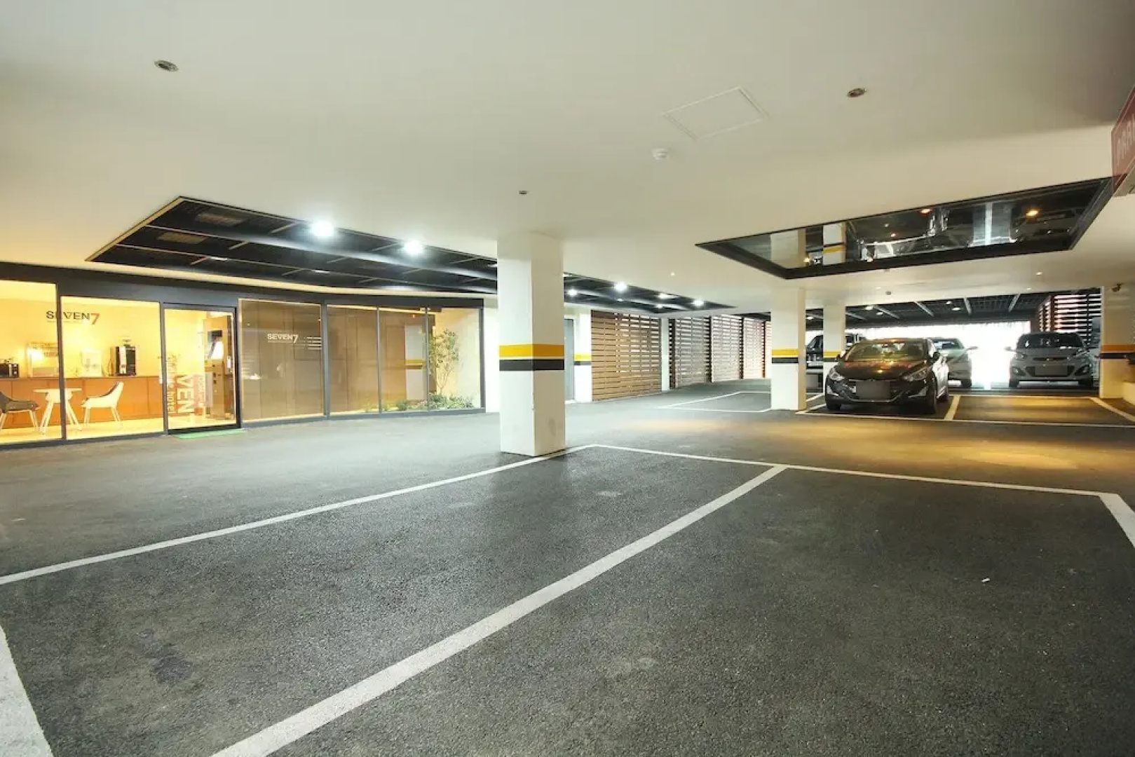Seven Hotel