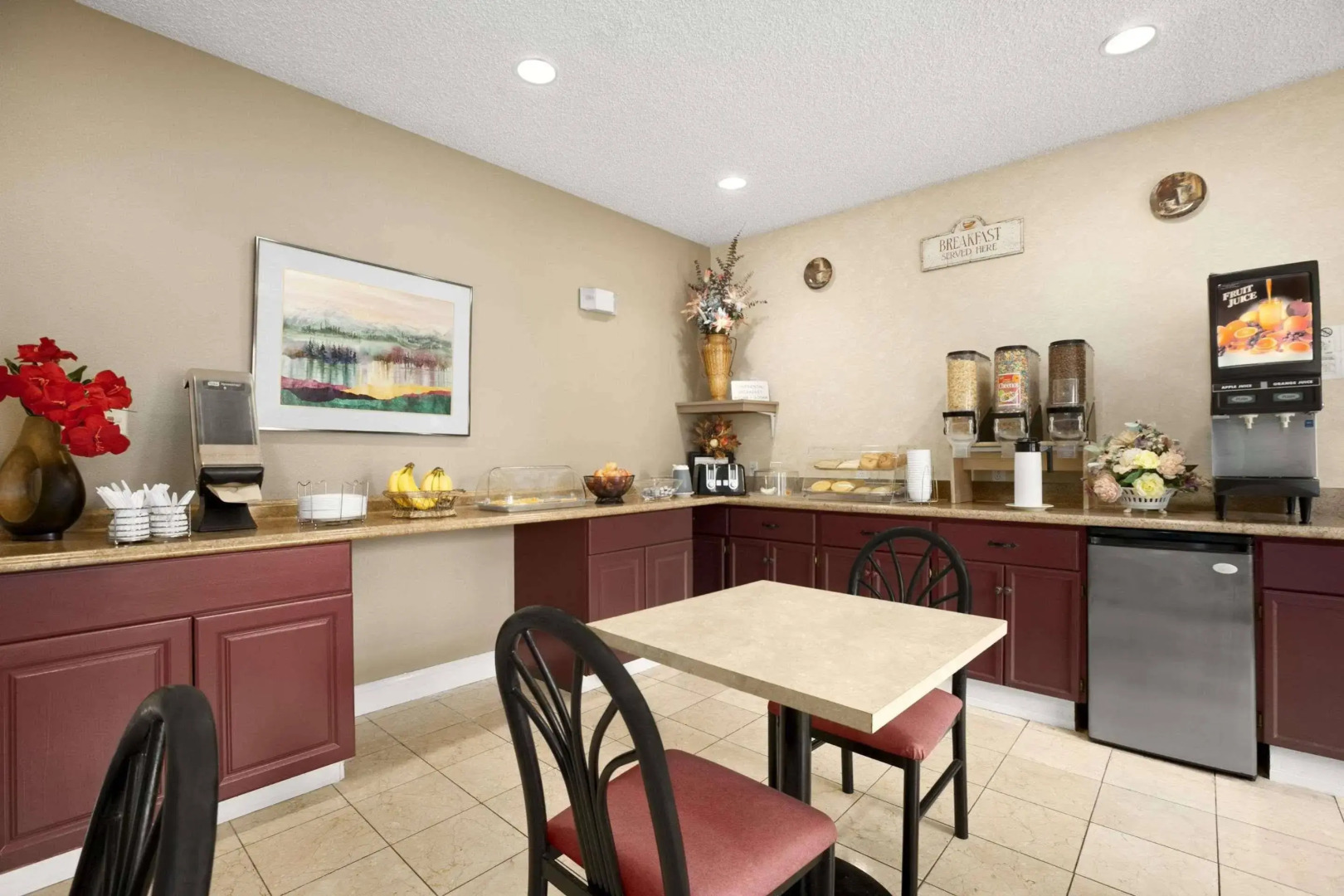 Howard Johnson Hotel & Suites by Wyndham Vancouver