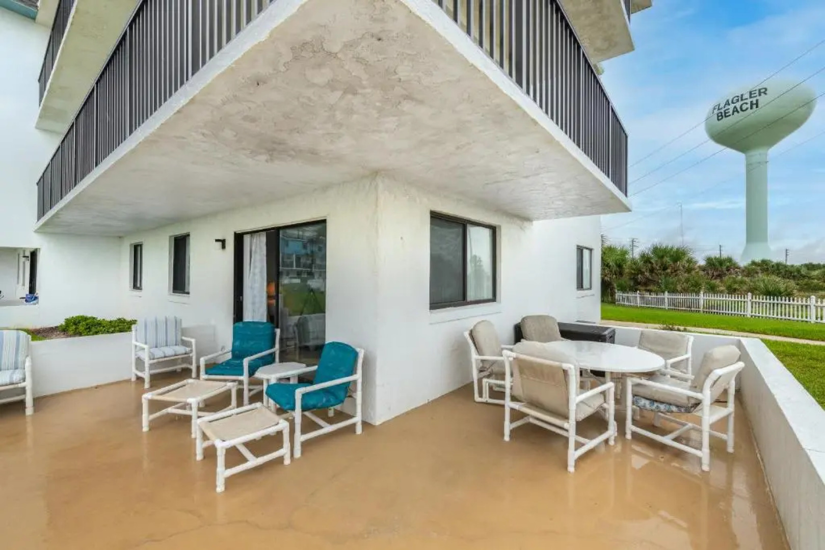 Lovely 2 Bedroom Beachfront Condo