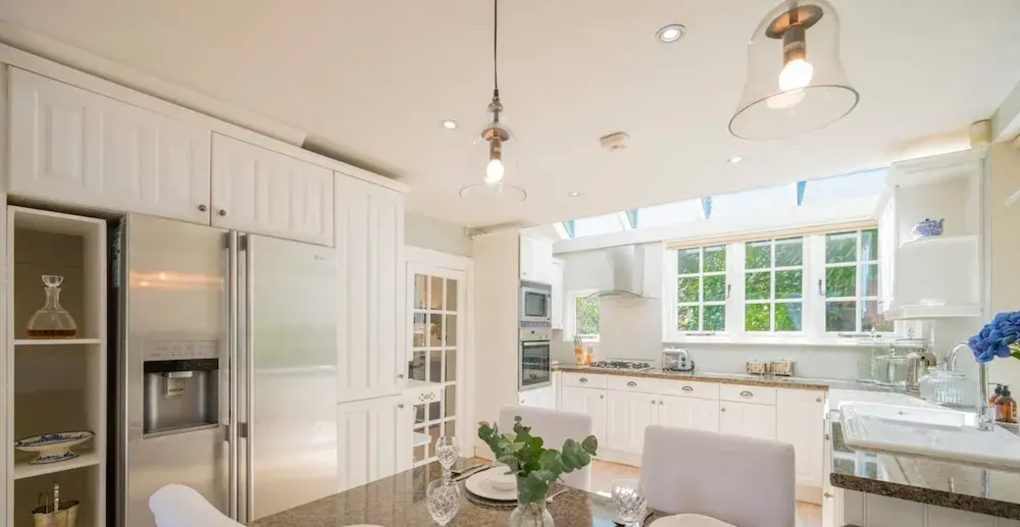 Magnolia Lodge - 4 Beds Fabulous Garden Parking