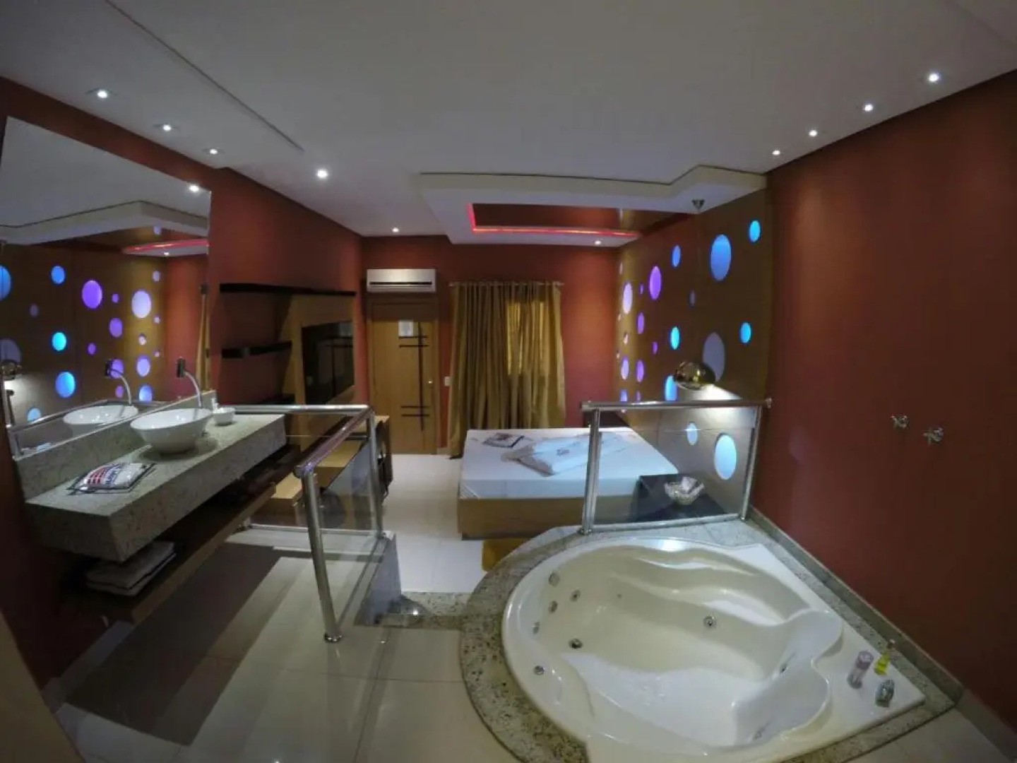 Motel Happy Night - Adults only