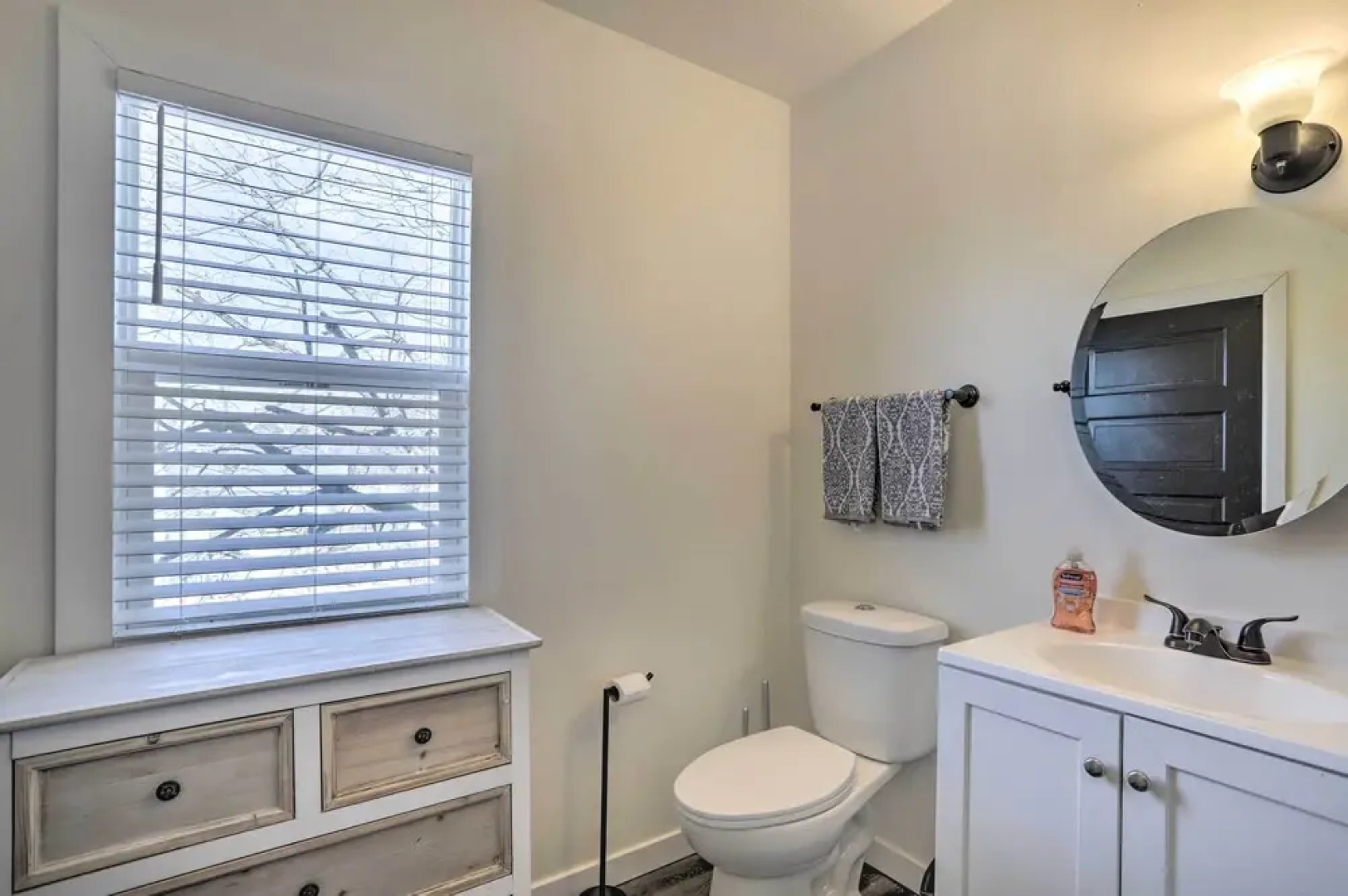 Pet-friendly Home Rental Near Notre Dame!