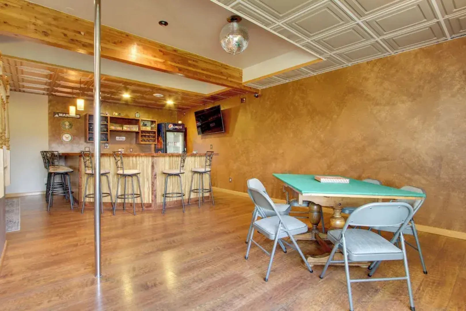 Spacious Canyon Ferry Lake House With Bar & Views!