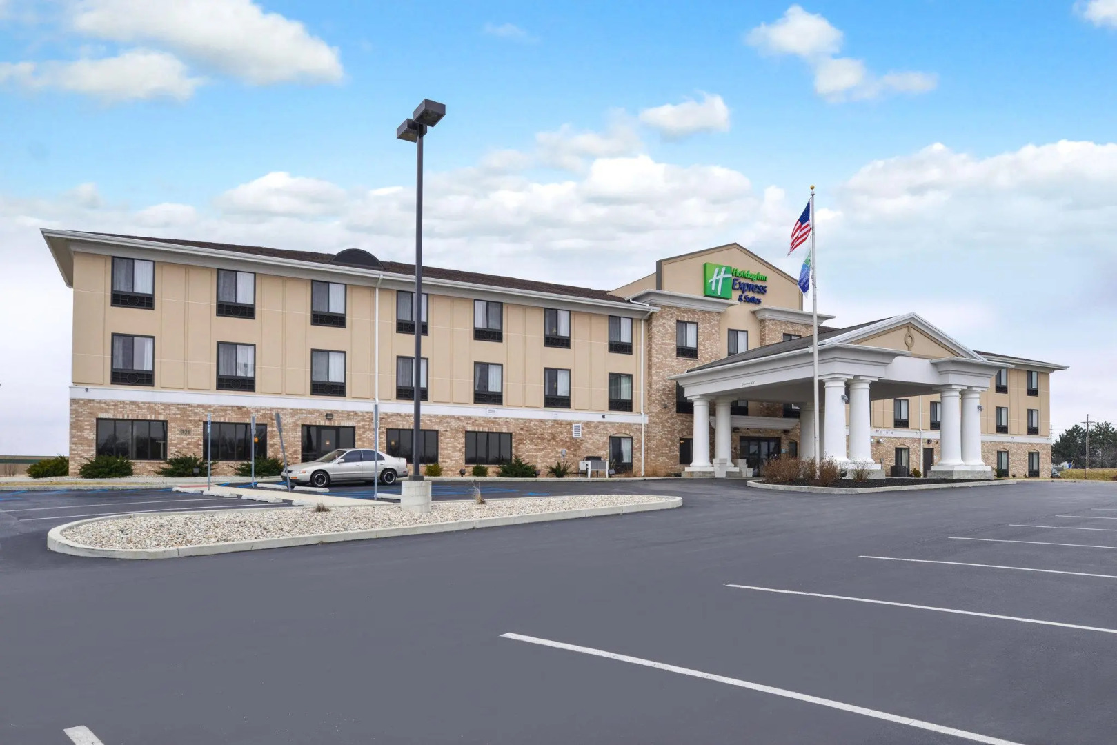 Holiday Inn Express & Suites Greenfield by IHG