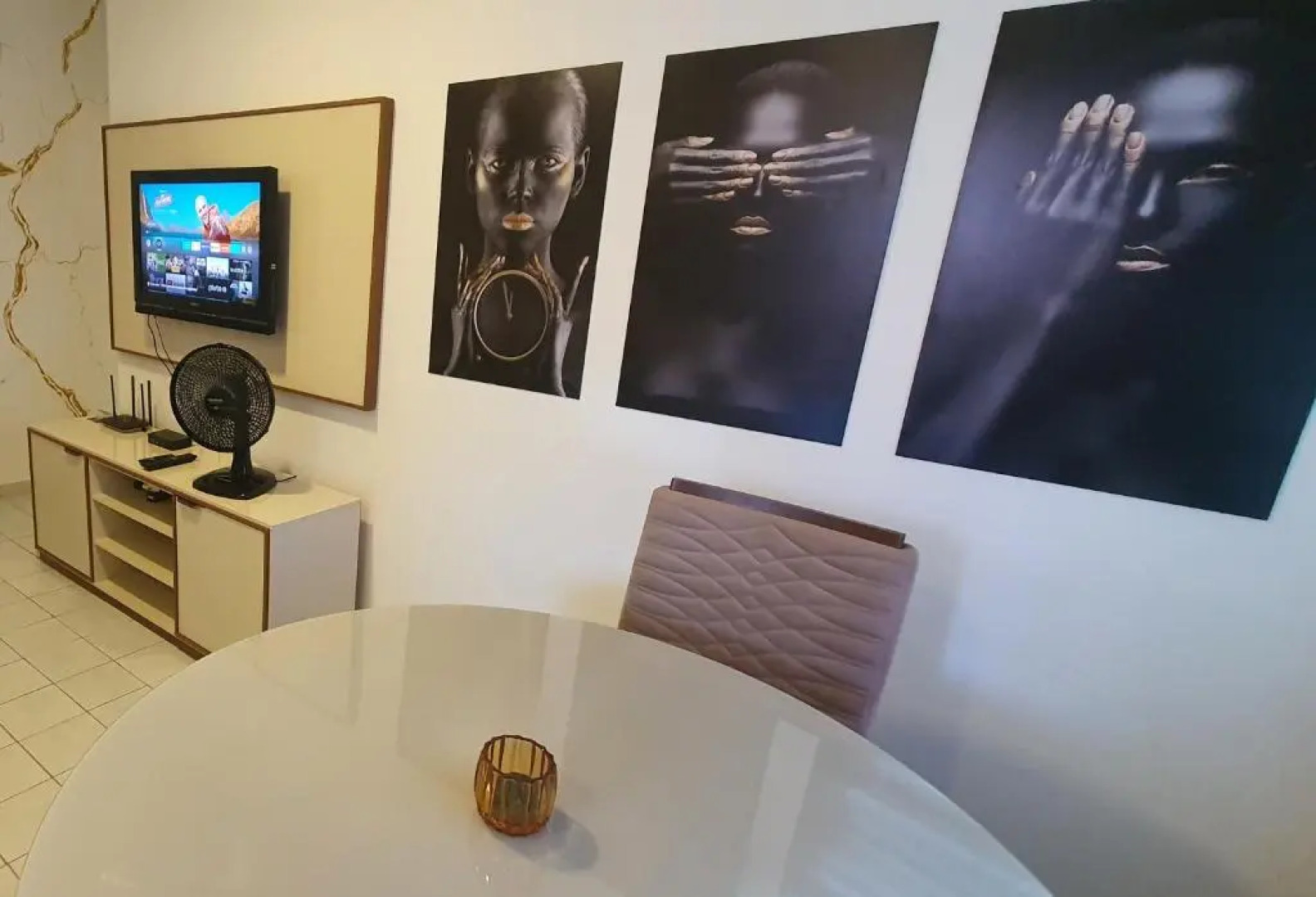 APÊ NOVO! top. 2 quartos c/ar condicionado. 300MB.