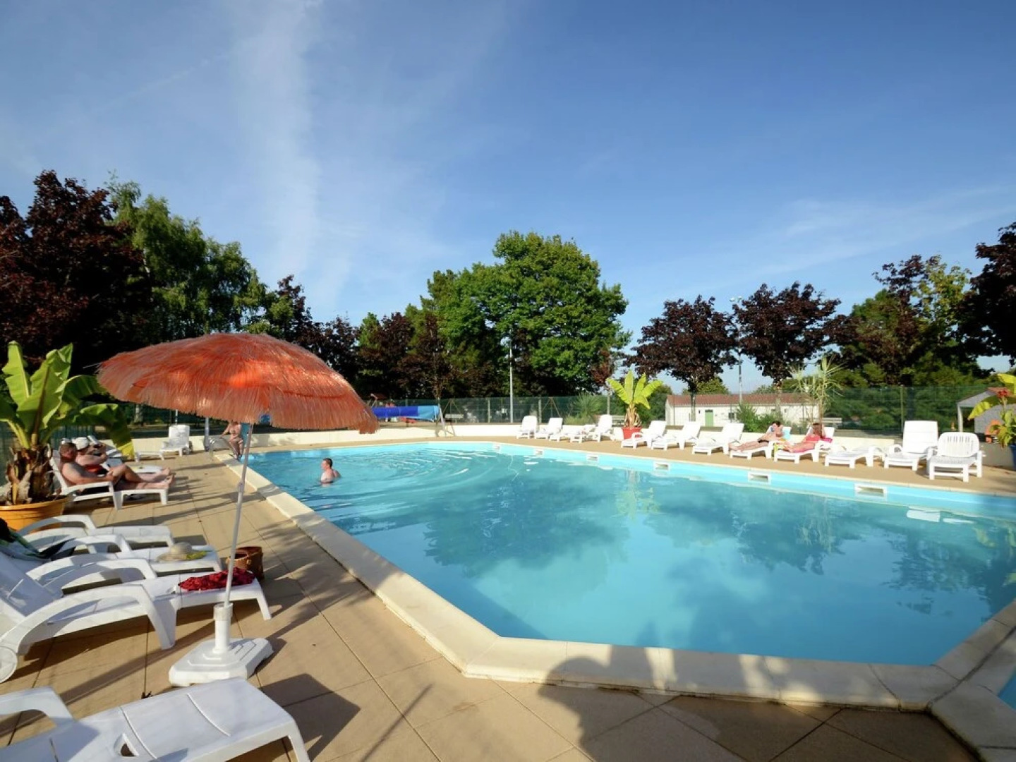 Semi-detached Bungalow With Microwave, in the Great Vendée