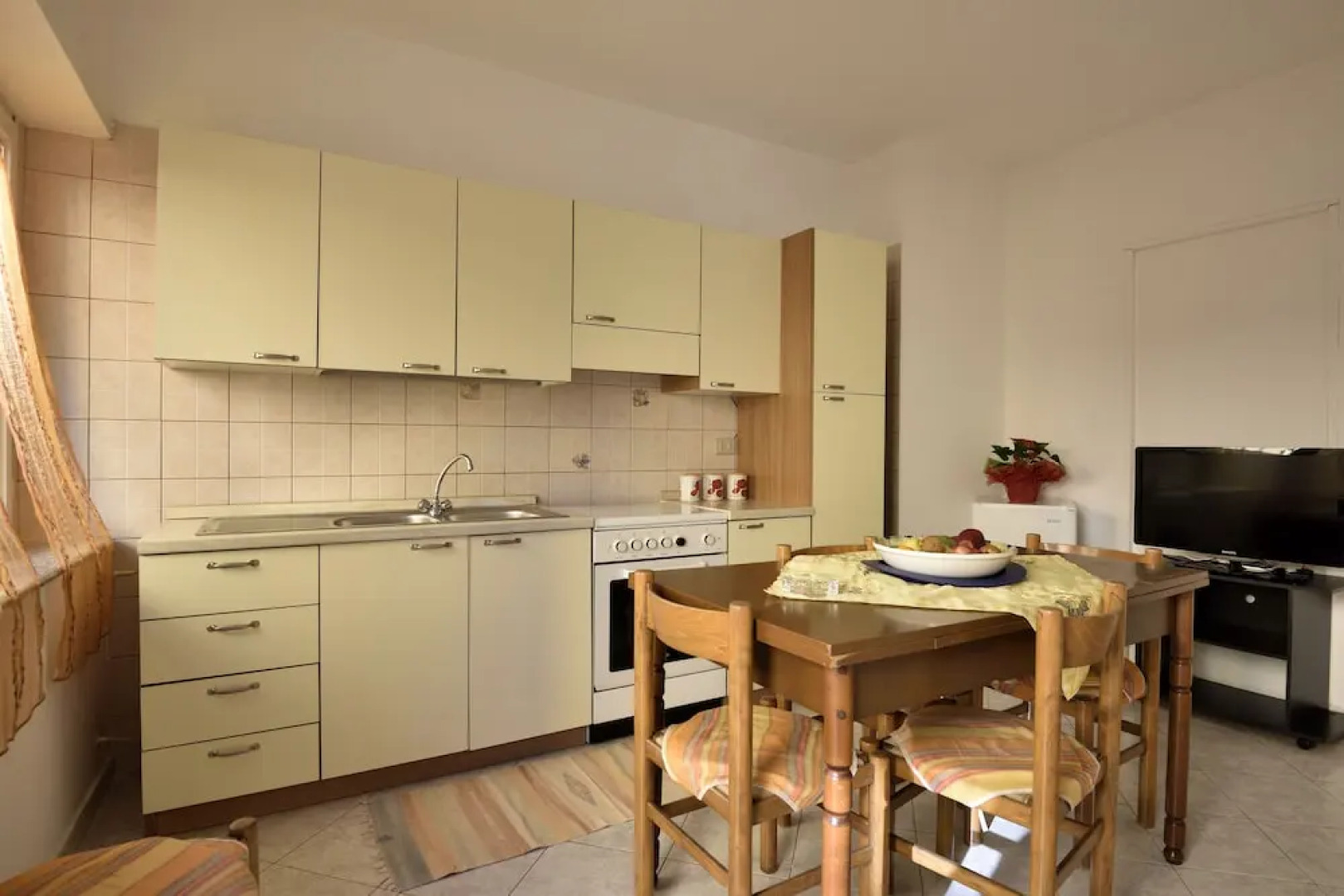 House With Garden and Barbecue 1 km From the Sea, 2 Bedrooms